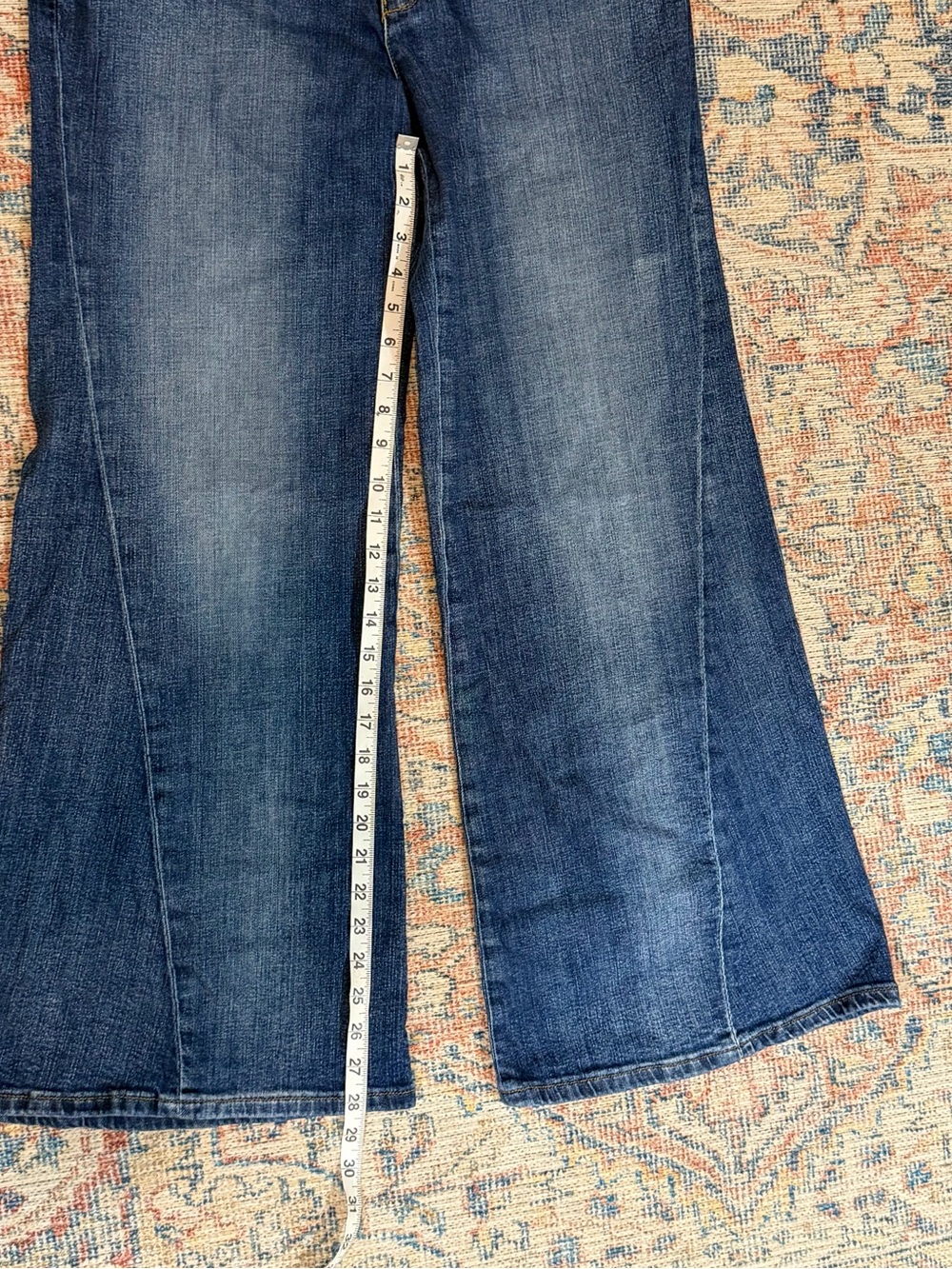 Pilcro Anthropologie Jeans 32 Medium Wash Seamed Flare Bell Bottom Stretch - Picture 12 of 15